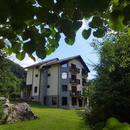 Casa Valea Cernei Hotel Isverna Ngoại thất bức ảnh