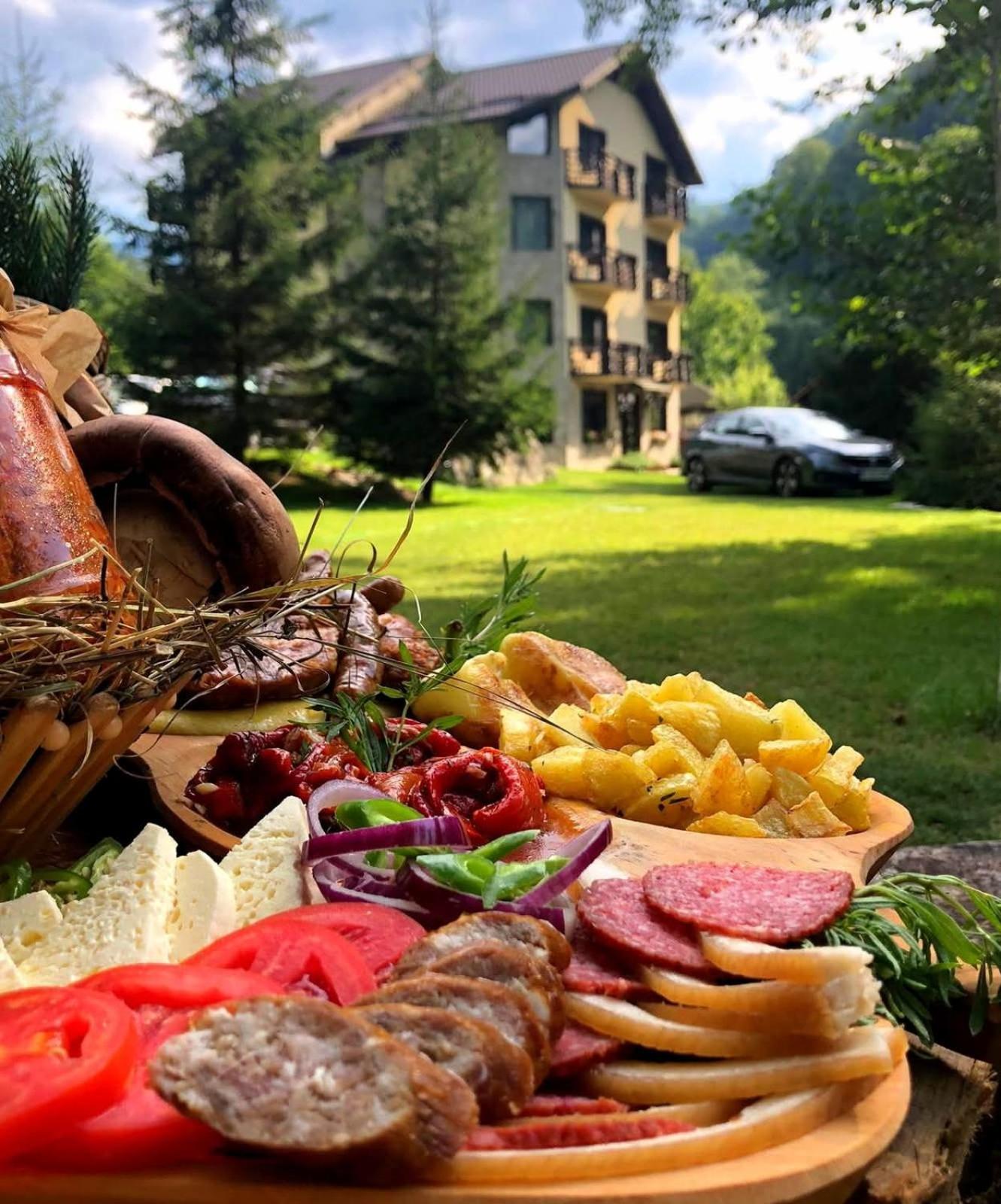 Casa Valea Cernei Hotel Isverna Ngoại thất bức ảnh