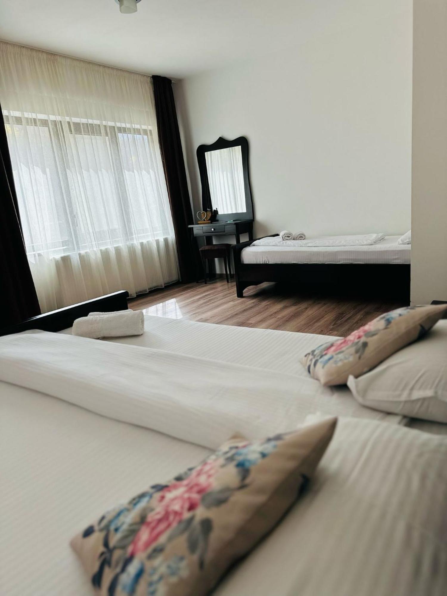 Casa Valea Cernei Hotel Isverna Phòng bức ảnh