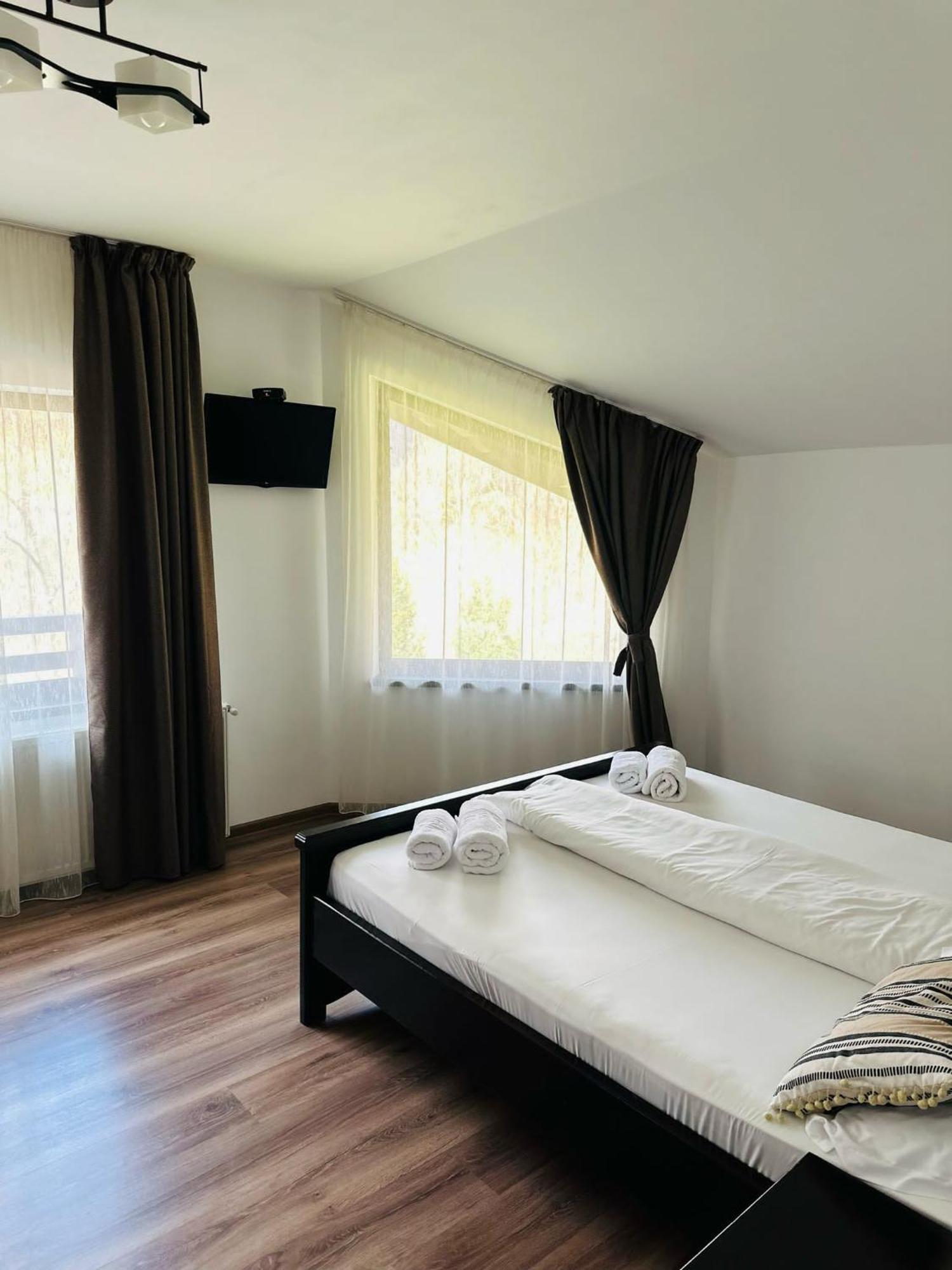 Casa Valea Cernei Hotel Isverna Ngoại thất bức ảnh